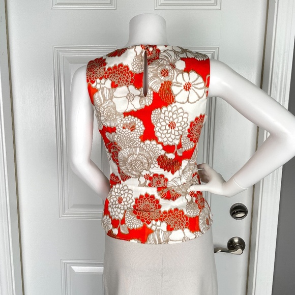 Kelly & Diane - Sleeveless Peplum Top - Picture 2 of 7